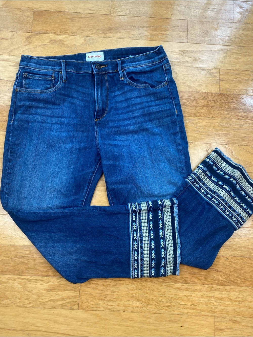Driftwood Jeans Women's Blue Collete Cropped Embroidered Jeans Size 33x26